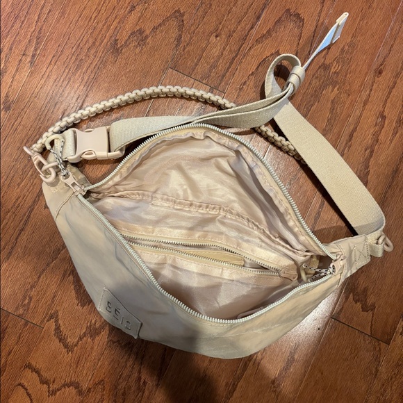 BEIS The Sport Pack in Beige - Picture 5 of 7